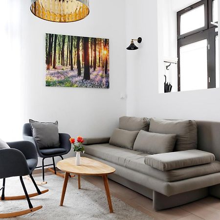 Nieb By Rockchair Apartments L Superhost Status L 3 Bedrooms Boxspringbeds 3 Bathrooms In Center "Kurfuerstendamm" - Cozy Family & Business Flair Welcomes You! Berlin Bagian luar foto