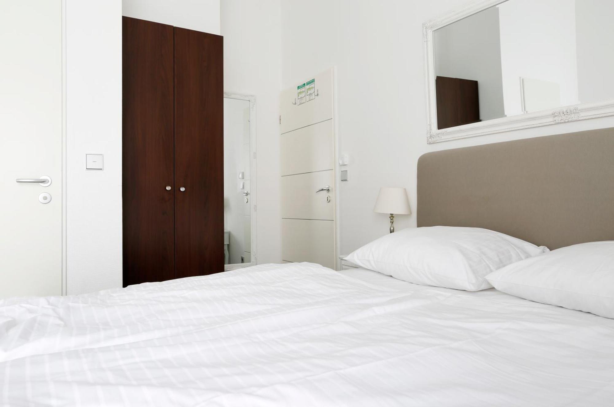 Nieb By Rockchair Apartments L Superhost Status L 3 Bedrooms Boxspringbeds 3 Bathrooms In Center "Kurfuerstendamm" - Cozy Family & Business Flair Welcomes You! Berlin Bagian luar foto