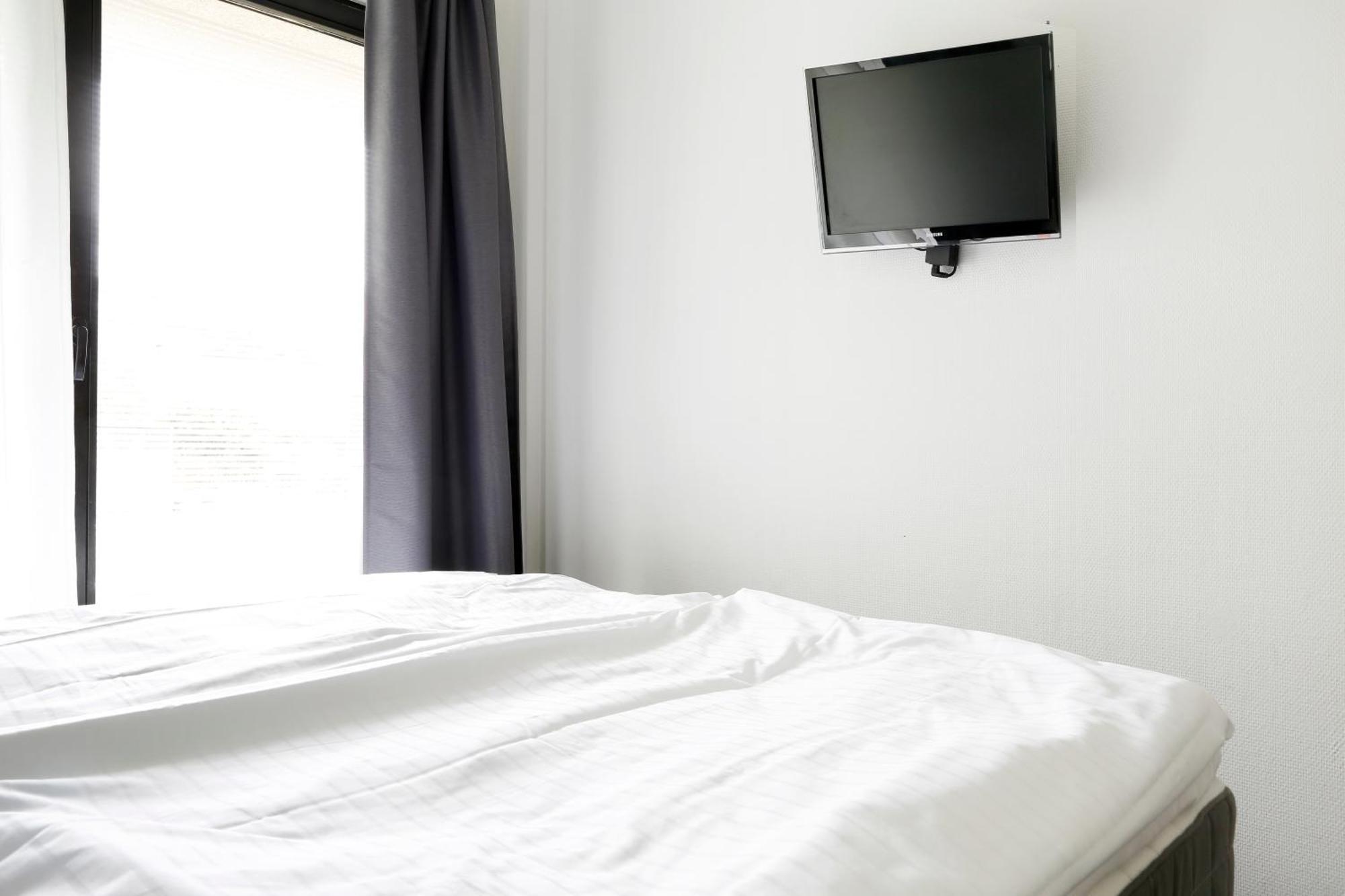 Nieb By Rockchair Apartments L Superhost Status L 3 Bedrooms Boxspringbeds 3 Bathrooms In Center "Kurfuerstendamm" - Cozy Family & Business Flair Welcomes You! Berlin Bagian luar foto