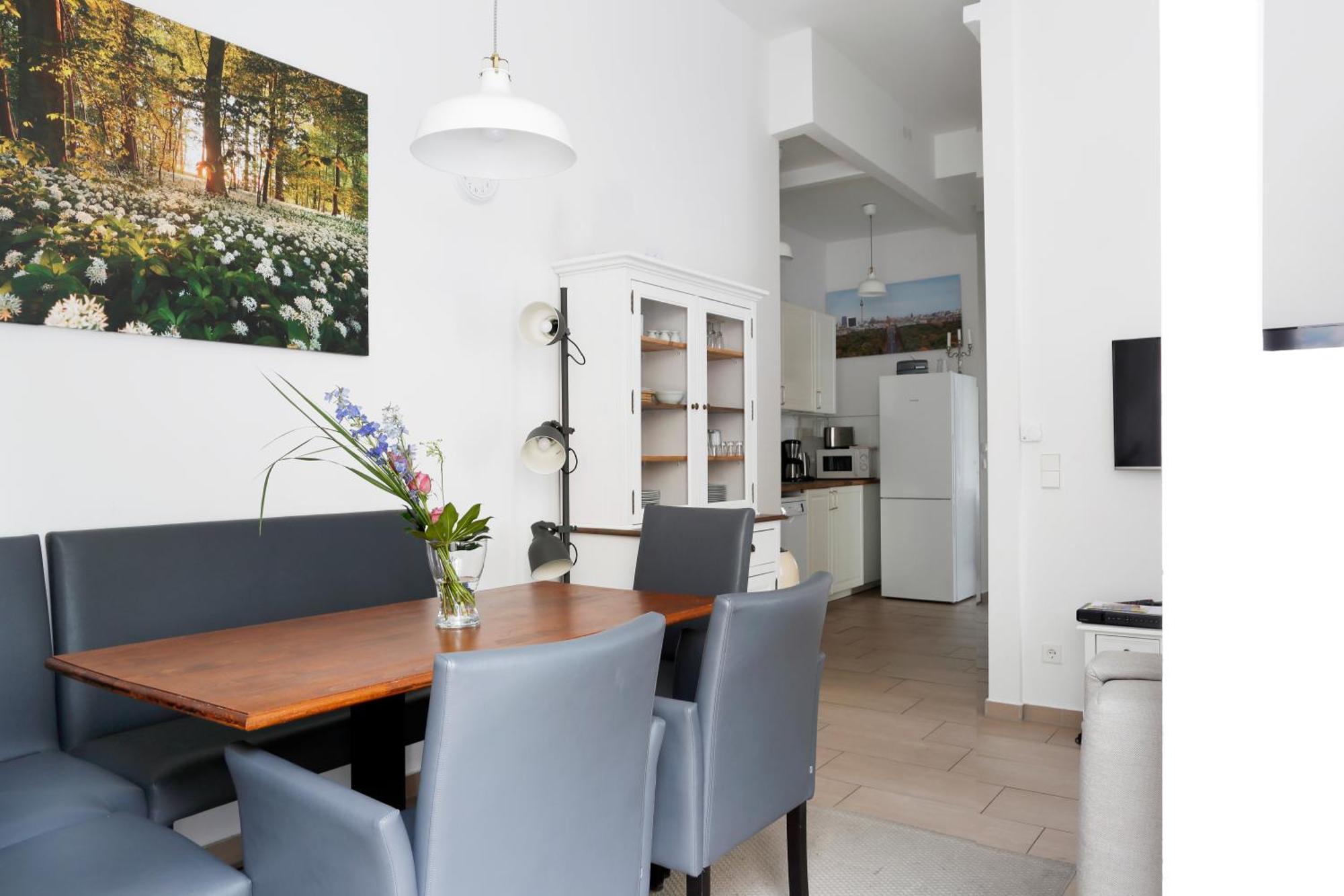 Nieb By Rockchair Apartments L Superhost Status L 3 Bedrooms Boxspringbeds 3 Bathrooms In Center "Kurfuerstendamm" - Cozy Family & Business Flair Welcomes You! Berlin Bagian luar foto